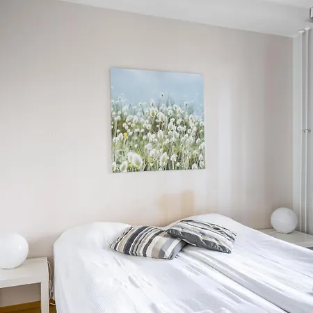 Kotimaailma - Saunallinen Kaksio Isolla Parvekkeella - Verstaankatu *