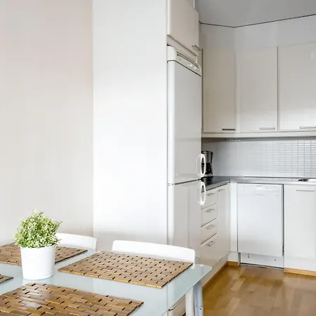 Kotimaailma - Saunallinen Kaksio Isolla Parvekkeella - Verstaankatu Apartment *