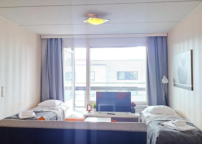 Kotimaailma - Saunallinen Kaksio Isolla Parvekkeella - Verstaankatu 坦佩雷